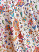 Load image into Gallery viewer, Cashmere embroidered, pastel colors
