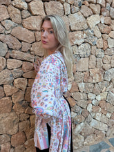Load image into Gallery viewer, Cashmere embroidered, pastel colors
