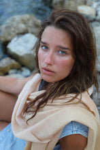 Load image into Gallery viewer, Wool degrade scarf, sand

