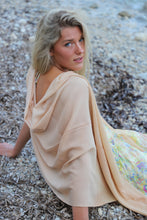Load image into Gallery viewer, Wool degrade scarf, sand
