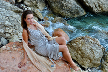 Load image into Gallery viewer, Wool degrade scarf, sand
